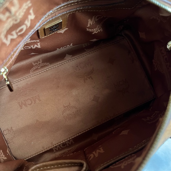 🚫SOLD🚫 Authentic MCM Boston Cognac Satchel - Picture 4 of 13